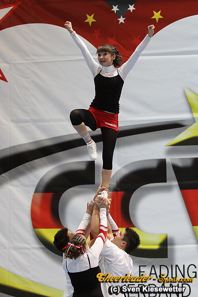 ../Images/Fursty Razorbacks Coed Groupstunt_017.jpg